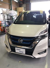 日産　C27　セレナ　フロントガラスカメラ付き交換です！！