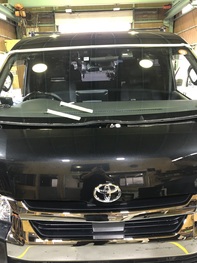 ハイエース 熱反射ガラス!コートテクトに交換。